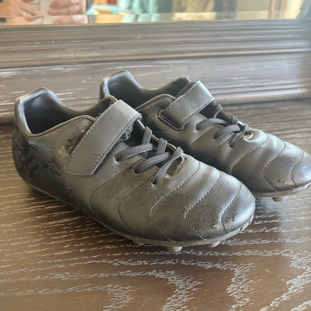 Boys Size 3 Soccer Cleats